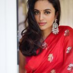 Malvika Nair Instagram - మన అందరికీ శ్రీ శోభకృత్ నామ సంవత్సర ఉగాది శుభాకాంక్షలు🍃 Stylist @saranya_raov Outfit @theaadyacollective Jewellery @thetrinkaholic Photographer @pranav.foto #PAPApromotions #phalanaabbayiphalanaammayi