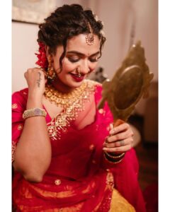 Mareena Michael Kurisingal Instagram - ❤️make up and styling @ashif_marakkar 
photography @_psychofotographer_ 
costume @kanakadara_ 
jewellery @anokhi_priyakishore 
location @voye_homes 

#bidereels #trending #actress #mallu #malayalam #telugu #telugucinema #teluguactress