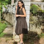 Meenakshi Anoop Instagram - You are my secret sunshine 🌤️🌛 #mine 📸@_angel_joseph 👗@ushas_designs 📿@the_divas_collectio