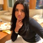 Meera Jasmine Instagram - Own your quirks 🤭✨ #TrendyTuesday #Mood #QuirksAndSmiles #OnwardsAndUpwards #MeeraJasmine #MJ