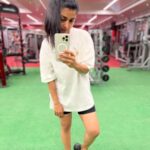 Meera Jasmine Instagram - All progress lies beyond your comfort zone 💖🦋 #MindfulMonday #MondayMood #MondayMotivation #GymLife #LifeStyleGoals #FitnessGoal #WellnessAndCalm #gym #fitness #gym #OnwardsAndUpwards #MJ