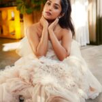 Meera Jasmine Instagram - Dreamy kind of delight 🤍✨ 📸 : @rahuljhangiani Styling : @soodpranav @sanya_sheth Makeup and hair : @jazmin_lois_rodriguez #ShootDiaries #OnwardsAndUpwards #MJ #MeeraJasmine
