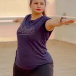 Megha Dhade Instagram - नमस्कार मित्रांनो तुम्ही ही आपल्या आयुष्यात योगासनांना स्थान द्या आणि स्ट्रेस फ्री आरोग्यदायी आयुष्याला सुरुवात करा.३० सेकंद ते १ मिनीटापर्यंत योगासन करताना रिल वनवून तुमच्या इस्टा अकाऊंटला पोस्ट करा. आणि @bjp4maharashtra या इस्टापेजला टॅग करा.ज्या रिलला जास्तीत जास्त लाईक्स आणि शेअर मिळेल, तो स्पर्धक विजेता ठरेल, त्यास खास gift दिले जाईल. मग काय करताय ना रिल? @bjp4maharashtra @bjp4india @narendramodi @devendra_fadnavis @ckbawankule @sudhir.mungantiwar @berdeprreeyal @prreeyaberde #internationalyogaday #yoga #yogafor9@9 #yogdivas #healthylifestyle #meghadhade