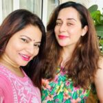 Megha Dhade Instagram - Let the good times roll. Yummy food, Great Talks with @meghadhade ❤️ and loads of hugs from Leo my fav🐶 . . #TejaswiniLonari #MeghaDhade #Bonding #Friends #goodtalk #doglovers #animallover #leo #hugs #besties#actors #instagood #instagram #foodie #photography #fun #love #lifestyle Mumbai - मुंबई