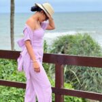 Mirnalini Ravi Instagram - Birthday dump 🎈#WHOLESOME 💕 Exactly how i wanted my Birthday🎂 Wearing a loungewear 👚along with family, Poolside 🏊‍♀️ viewing the ocean hearing the waves splash 🌊 and feeling the nicest breeze 🍃 #Grateful for all the Love ❤️ 🧿 Thank you @jetwinghotels @madura_travel_service 💕 Jetwing Lighthouse Hotel & Spa