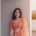Mirnalini Ravi Instagram - I wish you a happy, prosperous, and delightful Pongal & Sankranti this year. Enjoy the festival with deep gratitude and regards.🌾☀️ @ram___prakash_ @indu_ig @abhirami_mua @_.style_n_art._ @___diwakar @theneedlecraft.world @the_beta_girl