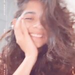 Mithila Palkar Instagram – A practice type #SingSongSaturday ! I still haven’t learnt how to sing this song but it’s one of my favs from #ShyamSinghaRoy 

The one eyed singing videos are NOT a thing. They’ve just become one :P