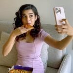 Mithila Palkar Instagram - Chhoti and I are forever pizza buddies 🍕👭 It’s our post-play snack, our go-to movie night meal, and the only thing that solves our most heated fights 🥰 And, you too can make tasty memories with your loved ones, no matter the distance this cricket season with some #IPizzaLove! . #UpgradeToEatFit #Pizza #pizzaheads #cricket #cricketseason