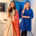 Mohana Bhogaraju Instagram - Folk Love ❤️🎵 #malleraja With sweetest @mohanabhogaraju akka ❤️😘🎵