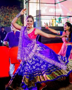 Monal Gajjar Instagram - 🧿What beautiful perfect garaba night experience loved it @jigrra. Thank you for inviting me. 😇🥰😇💃💃🎵🎵

Special thanks for perfect garba pic📸 by @_varis_5 🙏

Style by :- @styleitwithniki 
👗:- @heer.boutique 
Jewellery:- @the_beta_girl 

#navratri #ootd #indianfashion #garba #girl #dance #actor #monalgajjar #imqueen👸🏻👑