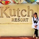 Monica Khanna Instagram - Kutch kutch hota hai.......❤️🌻 #kutch #gujrat #travel Big shout out to @harsh.mehta8631 for making our NEW YEAR taaron ki chhaon mein🤗🤗