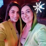 Monica Khanna Instagram - Met these two beautiful souls while shooting.... It took a time to know each other but later the way we clicked we were crazy jumping jacks... So nice to meet you both @iamkavindave( you are such a amazing human) @padminitomaar (you are stunning with your green hair...) #tvc #recentwork #pintola #love #instagood #instapic #thursdaythrowback Mumbai, Maharashtra