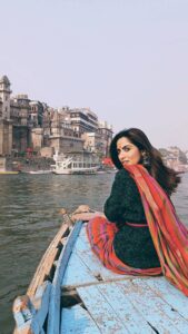 Monica Khanna Instagram - बनारस 💖🔱
.
DO NOT REPOST 🚫
.
IN FRAME @monnikkakhanna
.
🎥 by @varanasipic
.
Follow me @varanasipic 
.
Use hashtag #varanasipic
.
.
#varanasiindia #mohhabat #reels #reelinstagram #reelkarofeelkaro #reelindia
#reelsviral #varanasireels 
#reeltrending #mahadev #bholenath
#music #bollywood #oldbollywood
#movies #film #singer #drawing #ghats #videos #viralvideos #eveningvibes 
#ghatsofvaranasi #banaras #Varanasi #kashi
#likecommentshare