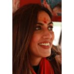 Monica Khanna Instagram - Soaking in the sacred atmosphere of Varanasi🌻🌻 #banaras #varanasi #kashi #india #banarasi #varanasidiaries #uttarpradesh #photography #instagram #ganga #mahadev #incredibleindia #varanasighats #ghat #banarasiya #bhu #love #varanasiindia #banarasisaree #travel #instagood #delhi #sareelove #mumbai #saree #lucknow #assighat #photooftheday #tussarsilk #chanderi