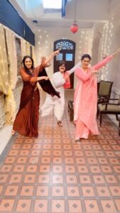 Monica Khanna Instagram - No caption needed 🙈😁
.
.
.
.
.
.
.
.
.
.
.
.
.
.
#charu #latika #savitri #from #durgaaurcharu #new #reel #reelsinstagram #instapost #instagood #instalove #instalike #instafollow #insta #instagram .