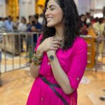 Monica Khanna Instagram - सिद्धिविनायक मंदिर के दर्शन🙏🏻🌺 @monnikkakhanna कुछ ख़ास एहसास और दोस्त का जन्मदिन Ps : Happy birthday @kunwar08 Lots of Love & Happiness Godbless❤️ #friendship #visittotemple