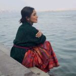 Monica Khanna Instagram - Sukoon❤️ Captured by-@varanasipic #banaras #kashi #mahadevkinagri #peace #gangaghat