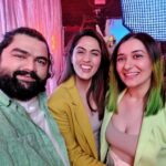 Monica Khanna Instagram - Met these two beautiful souls while shooting.... It took a time to know each other but later the way we clicked we were crazy jumping jacks... So nice to meet you both @iamkavindave( you are such a amazing human) @padminitomaar (you are stunning with your green hair...) #tvc #recentwork #pintola #love #instagood #instapic #thursdaythrowback Mumbai, Maharashtra