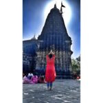 Monica Khanna Instagram - नई शुरुआत आपके आशीर्वाद के साथ 🔱🌻 Magical day at #trembakeshwartemple.... कुछ ऐसी चीजों का आभास हुआ जिसे बयान नहीं कर सकते।। हर हर महादेव 🙏 #trembkeshwar #omnamahshivaya #bhakti #shakti #mukti #blessed #shiv #nashik Trambakeshwar Temple, Nasik