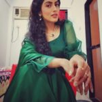 Monica Khanna Instagram - नमस्कार, थोड़ी तीखी सी थोड़ी मीठी सी 🌻 मिलिए लतिका से। दुर्गा और चारु में आज रात 8.30 बजे सिर्फ कलर्स पर। भूलिएगा मत❤️🙏 #newshow #durgaaurcharu #colors #latika #blessings #newbeginnings