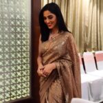Monica Khanna Instagram - UFF!!!! THESE 90'S SONGS ❤️❤️ Blessed to be born in that era🌻🌻🌻 #bollywoood #ravinatandon #filmyladki #reels #viral #trending Mumbai, Maharashtra