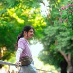 Monisha Blessy Instagram - Alexa play Oru maalai 💜 📸 : @ebinezerashwin.j 🔥