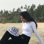 Monisha Blessy Instagram - 🌊🌴❤️ Kerala issa vibeee😍 Pc: @arun.aryan26 🐒 Varkala Beach Kerala