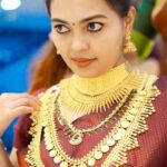 Mridula Vijay Instagram - If you don’t know jewelry, know the jeweler. Trendy kerala style jewellery collections @joscojewellers