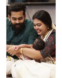 Mridula Vijay Instagram - DWANI KRISHNA ❣️
PC @akhil__ajay__ 
#noolukettu_ceremony