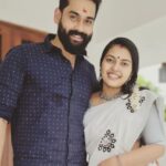 Mridula Vijay Instagram - Wishing you a colourful onam from us 🥰💞 PC @av_arun_ravan