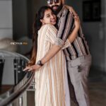 Mridula Vijay Instagram - Only mine ❤️🤪 @yuvakrishna_official Click @motive_pix_studio Costume @mommiesmaternitywear