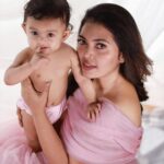 Mridula Vijay Instagram - “Motherhood : All love begins and ends there” Happy Mother Day to all mothers in this world 💕 @yuvakrishna_official @dwanikrishna_official Photography @mommyandmebyreshma Costume @ansisiyad MUA @sivas_makeover_ Supporting @akhilal_akku