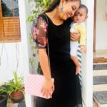 Mridula Vijay Instagram - Mom girl 👧 Costume @__floraldreams PC @parvathy_anuz