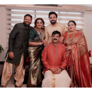 Mrudula Murali Instagram - Team Groom•

Shot by @weddingbellsphotography @coloursofweddingbells