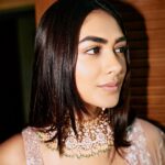 Mrunal Thakur Instagram - 💕🧚🏼‍♀️🫧 Something special coming your way 🥰😇💋 Designer @seemagujraldesign Styled by @archamehta Jewellery: @kushalsfashionjewellery Hair: @deepalid10 Make up: @missblender Assisted by: @vidushiparashar18 Team @poorvjainn @kunjan_sumaria #mtinpune