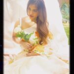 Nabha Natesh Instagram - 🪷🪷🪷🪷🪷 : : : @pranav.foto @sandhya__sabbavarapu @karthik_peruru @nehabagga21 @t_rani2020_9100326201 @dilipkotyada @barathkumarpalakurthi