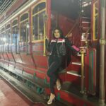 Naira Shah Instagram - Next station 2023!! 💕 #nairshah#2022#december#dubailife#incoming2023#blessed#thankyoumighty DownTown, Burj Khalifa