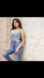 Naira Shah Instagram - Beating the Heat🤠 

Photography by @munnasphotography