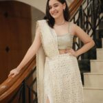 Naisha Khanna Instagram - 🤍🌻🐚🌷✨ outfit: @yeh_lehenga_nahi_mehenga 📸: @black_lotus99 jewellery: @deepkiran_jwellers_ The Orchid Hotel - Mumbai