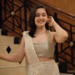 Naisha Khanna Instagram - 🤍🌻🐚🌷✨ outfit: @yeh_lehenga_nahi_mehenga 📸: @black_lotus99 jewellery: @deepkiran_jwellers_ The Orchid Hotel - Mumbai