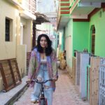 Nandini Rai Instagram - #fun on the #roadtrip #trip #nandinirai #bicycle #ontheroad