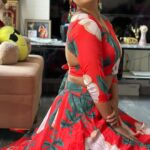 Nandita Swetha Instagram - Hello Hello some love for Hindi songs too❤️❤️❤️ . #PrimeReels #meta 15 . #dolledup #makeup #transition #redlehenga #collaborationindia