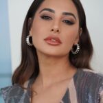 Nargis Fakhir Instagram - “A smile is the best makeup any girl can wear.” -Marilyn Monroe . . . ⭐️❤️😃 Hair @aamirnaveedhair Makeup @mariemzaltni Manager @mahakbrahmawar Doha, Qatar