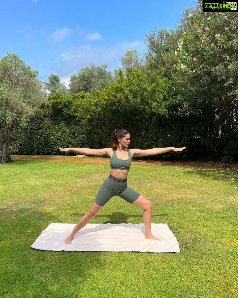 Nargis Fakhir Instagram - Happy international yoga day! 🧘🏻‍♀️ Good for the mind body & soul. Sardinia