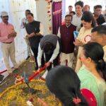Navaneet Kaur Instagram - महाराष्ट्राचे कार्यतत्पर उपमुख्यमंत्री श्री देवेंद्रजी फडणवीस यांनी अमरावती जिल्हाधिकारी कार्यालयाच्या प्रस्तावित नवीन इमारतीचे भूमिपूजन केले,यावेळी उपस्थित राहून ही नवीन वास्तू लवकरात लवकर पूर्ण व्हावी,जनतेला चांगल्या प्रशासकीय सुविधा मिळाव्या अश्या शुभेच्छा दिल्या
