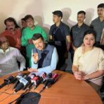 Navaneet Kaur Instagram - अमरावती जिल्हाच नव्हे तर पश्चिम विदर्भातील कापूस उत्पादक शेतकरी,बेरोजगार युवक युवती,लघु_मध्यम उद्योजक यांना प्रगतीची नवीन द्वारे खुली करणारा पंचतारांकित एम आय डी सी येथे स्थापित होणारा जवळपास 7000 कोटी रुपयांचा ड्रीम प्रोजेक्ट पी एम मित्रा मेगा टेक्सटाइल पार्क साठी उपमुख्यमंत्री श्री देवेंद्रजी फडणवीस यांनी आज भूसंपादन संदर्भात बैठक घेतली,या बैठकीला उपस्थित राहून हा प्रोजेक्ट लवकरात लवकर पूर्ण व्हावा यासाठी कालबध्द कार्यक्रम निश्चित रहावा अशी मागणी केली,यावेळी खासदार डॉ अनिलजी बोंडे,विभागीय आयुक्त श्रीमती निधी पांडे,श्री अविनाश पांड्या यांच्यासह एम आय डी सी चे अधिकारी,महसूल विभागाचे अधिकारी उपस्थित होते