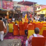 Navaneet Kaur Instagram - आज दिनांक 9 एप्रिल रोजी रामलल्ला की पावन भूमी अयोध्या मे महाराष्ट्र के मुख्यमंत्री श्री एकनाथजी शिंदे,उपमुख्यमंत्री श्री देवेंद्र जी फडणवीस के शुभहस्ते अमरावती मे निर्माणाधीन 111 फिट ऊची भव्य प्रभू श्री हनुमान जी की मूर्ती शिलाण्यास हेतू राममंदिर तथा हनुमान गढी की पावन मिट्टी तथा शरयू जल के मंगल कलश विधायक रवी राणा स्वीकार करणे वाले है इस कार्यक्रम की पुरी तयारी हो चुकी है