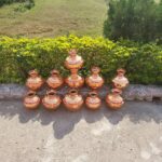 Navaneet Kaur Instagram - *रामलल्ला की पावन भूमी स्थित अयोध्या स्थित निर्माणाधीन राम मंदिर,हनुमान गढी की पावन मिट्टी,तथा शरयू नदी का पावन जल से युक्त मंगल कलश आज अमरावती मे स्थापित होनेवाली भगवान श्री हनुमान जी 111 फिट उची भव्य दिव्य मूर्ती स्थल शीलान्यास हेतू आज राम मंदिर ट्रस्ट के मा.मुख्य महंत श्री चंपकलालजी,हनुमान गढी के मुख्य महंत श्री राजुदासजी महाराज, महाराष्ट्र के मुख्यमंत्री श्री एकनाथजी शिंदे, उपमुख्यमंत्री श्री देवेंद्रजी फडणवीस,ग्रामविकास मंत्री श्री गिरीश महाजन,मुंबई भाजपा अध्यक्ष आशिष शेलार के करकमलो द्वारा विधायक रवी राणा ने महाराष्ट्र के मंत्री एवं विधानसभा सदस्य गण की उपस्थिती मे