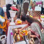 Navaneet Kaur Instagram - अमरावती जिल्ह्यातील प्रत्येक नागरिकाला उच्च दर्जाच्या शासकीय आरोग्य सेवा निःशुल्क मिळाव्या यासाठी कटिबध्द, अथक प्रयत्नाने मंजूर झालेल्या अंजनगाव सुर्जी येथील 23 कोटी रुपये किमतीच्या 50 बेड क्षमतेच्या उपजिल्हा रुग्णालयाचे भूमिपूजन थाटात संपन्न प्रधानमंत्री विकास कार्यक्रम(PMJVK) अंतर्गत केंद्रीय आरोग्य मंत्री श्री मनसुख मांडविया,मुख्यमंत्री श्री एकनाथजी शिंदे,उपमुख्यमंत्री श्री देवेंद्र जी फडणवीस,आरोग्यमंत्री श्री तानाजी सावंत यांच्या विशेष सहकार्याने व यशस्वी पाठपुराव्याने मंजूर झालेल्या या रुग्णालयात आरोग्यविषयक सर्व सोयीसुविधा,अत्याधुनिक यंत्रसामग्री,एक्स रे,सोनोग्राफी,सुसज्ज ऑपरेशन थिएटर,विविध तपासण्या,आकस्मिक रुग्ण कक्ष,आदी सर्व बाबी राहतील,ज्यामुळे आता अंजनगाव सर्जी तालुक्यातील रुग्णांना अमरावती जाण्याची गरज पडणार नाही