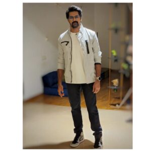 Naveen Chandra Instagram - 📸...
@sumanth_dama :)